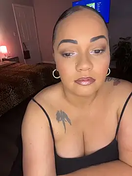 DestineeJayde online show from May 5, 2026, 4:42 am