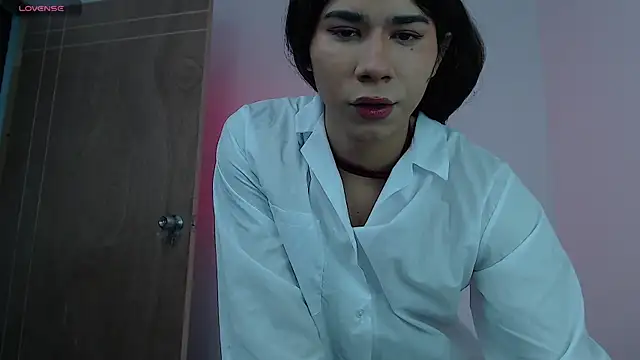 Snapshot of Moon_Foxxy chatting on July 23, 2026, 6:06 pm Moon Foxxy online show from July 23, 2026, 6:06 pm