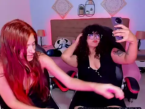 julieth love  online show from October 5, 2025, 10:40 pm