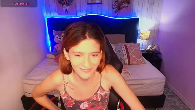 Snapshot of julieth_love_ chatting on May 25, 2026, 4:02 pm julieth love online show from May 25, 2026, 4:02 pm