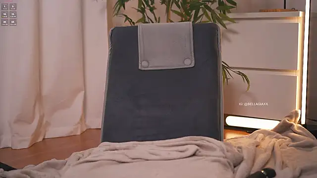 BellaGiaxx online show from September 27, 2025, 1:38 pm