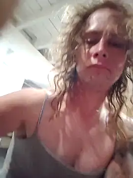 cdressupdiva online show from April 17, 2026, 8:06 am