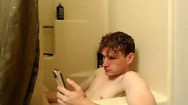 Snapshot of CreamyAustin chatting on September 28, 2025, 7:30 pm CreamyAustin online show from September 28, 2025, 7:30 pm