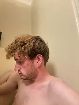 Snapshot of CreamyAustin chatting on November 13, 2025, 1:59 am CreamyAustin online show from November 13, 2025, 1:59 am