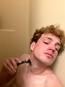 Snapshot of CreamyAustin chatting on November 17, 2025, 12:27 am CreamyAustin online show from November 17, 2025, 12:27 am