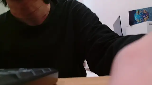 POCARI SWEAT online show from April 7, 2026, 2:23 am