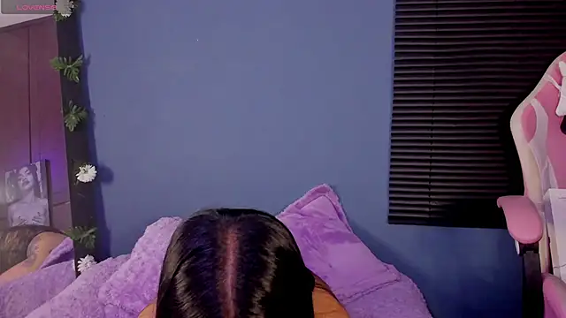 Snapshot of Alaia_Asuka chatting on December 13, 2024, 12:31 am Alaia Asuka online show from December 13, 2024, 12:31 am