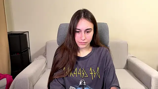 AliceKolltt online show from February 17, 2026, 7:31 pm