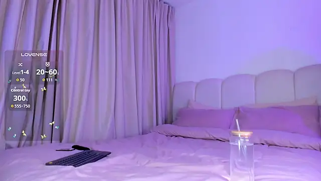 Hanna hross online show from July 5, 2026, 1:56 am
