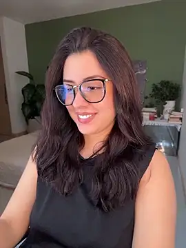 Snapshot of EmaSaenz chatting on June 17, 2026, 8:10 pm EmaSaenz online show from June 17, 2026, 8:10 pm
