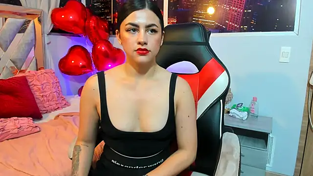 Snapshot of Kendall_Sophy chatting on February 13, 2025, 11:37 pm Kendall Sophy online show from February 13, 2025, 11:37 pm