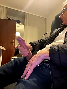 Frank22xx online show from October 26, 2025, 5:52 pm