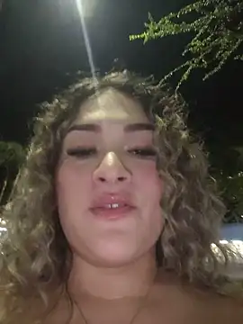 Sara smiiith211 online show from May 16, 2026, 11:57 pm