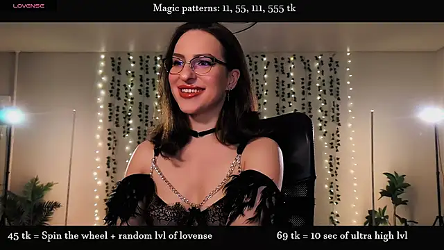 Snapshot of Alicia_x_art chatting on July 11, 2026, 9:38 pm Alicia x art online show from July 11, 2026, 9:38 pm