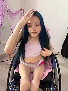 MiniSophiaa online show from March 13, 2026, 7:48 am