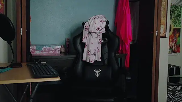 TreeJeanne online show from September 22, 2025, 10:34 pm