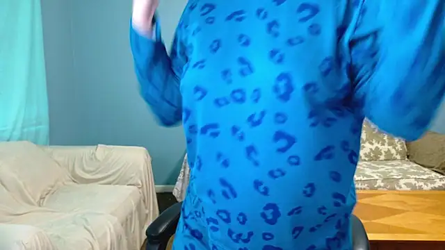 TreeJeanne online show from April 12, 2026, 5:51 pm