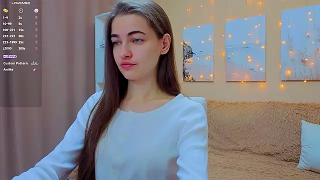 Snapshot of AstoriyaNight chatting on April 10, 2026, 5:12 am AstoriyaNight online show from April 10, 2026, 5:12 am