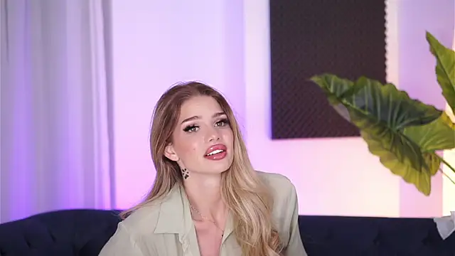 NicoleSarahX online show from February 1, 2025, 2:16 am