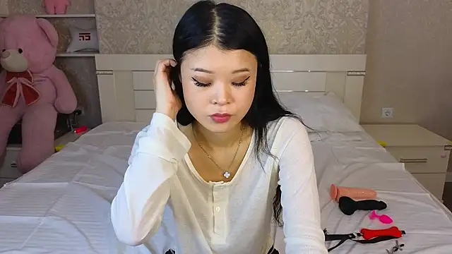 Snapshot of Tina_Kim_ chatting on March 17, 2026, 10:18 am Tina Kim online show from March 17, 2026, 10:18 am