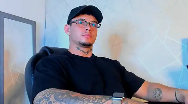 NoahhBrown online show from February 24, 2025, 2:08 am