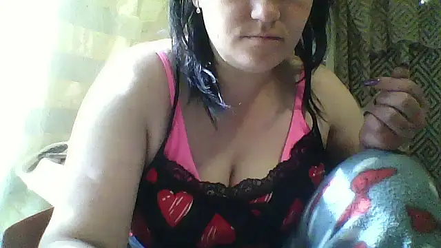 Snapshot of HollyLaBerry chatting on May 16, 2026, 7:05 am HollyLaBerry online show from May 16, 2026, 7:05 am