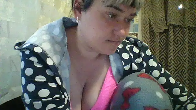Snapshot of HollyLaBerry chatting on May 16, 2026, 10:36 am HollyLaBerry online show from May 16, 2026, 10:36 am