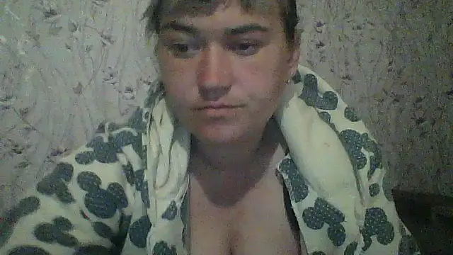 Snapshot of HollyLaBerry chatting on May 18, 2026, 2:40 am HollyLaBerry online show from May 18, 2026, 2:40 am