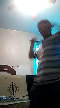 Snapshot of LongDickZee562 chatting on February 7, 2025, 8:20 pm LongDickZee562 online show from February 7, 2025, 8:20 pm