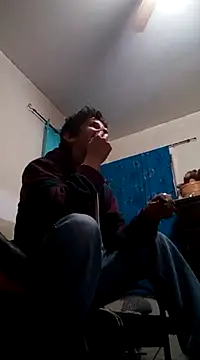 Snapshot of LongDickZee562 chatting on February 13, 2025, 6:09 am LongDickZee562 online show from February 13, 2025, 6:09 am