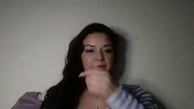 Snapshot of Linusya chatting on October 26, 2025, 4:46 pm Linusya online show from October 26, 2025, 4:46 pm