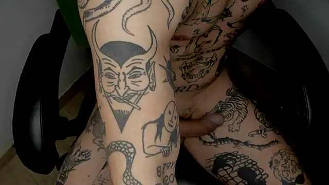 layneinchains online show from December 9, 2024, 6:01 am