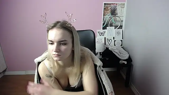 viktoria lovely online show from December 11, 2024, 2:11 pm