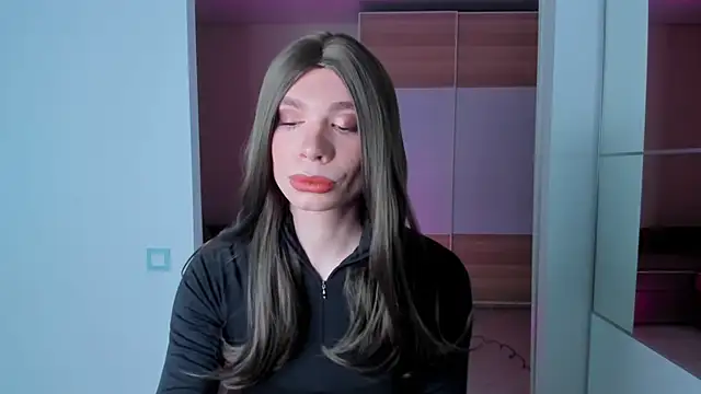 monicastark  online show from May 28, 2026, 9:56 pm