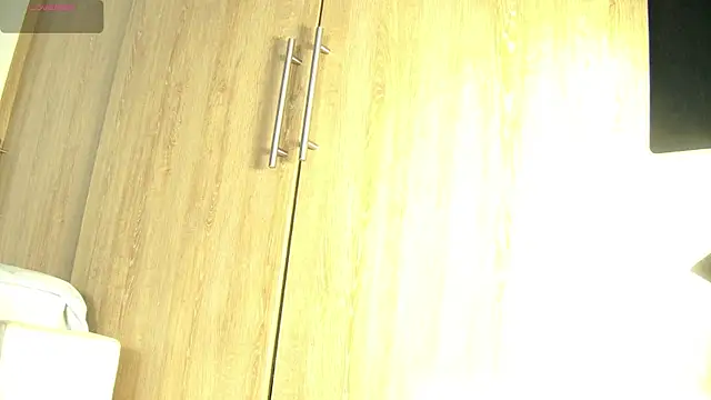 aidaadams online show from November 11, 2025, 11:54 am