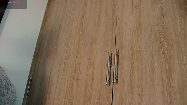 aidaadams online show from December 16, 2025, 11:48 am