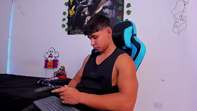 Snapshot of Bray_Kevin chatting on December 6, 2024, 9:57 pm Bray Kevin online show from December 6, 2024, 9:57 pm