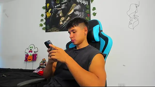 Snapshot of Bray_Kevin chatting on January 19, 2025, 10:39 pm Bray Kevin online show from January 19, 2025, 10:39 pm