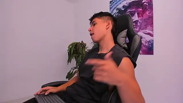 Snapshot of Bray_Kevin chatting on February 7, 2025, 4:46 pm Bray Kevin online show from February 7, 2025, 4:46 pm