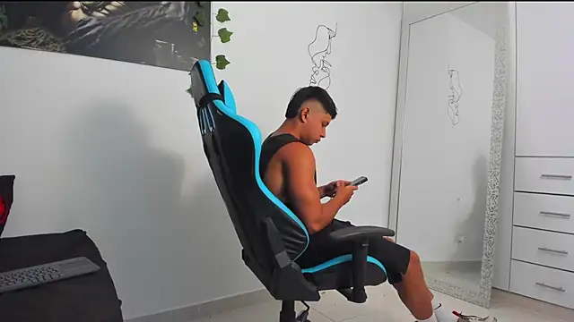 Snapshot of Bray_Kevin chatting on February 18, 2025, 12:48 am Bray Kevin online show from February 18, 2025, 12:48 am