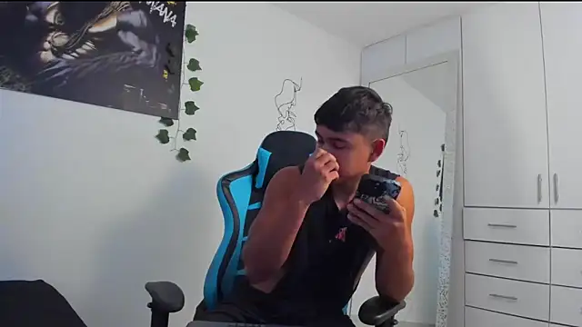 Snapshot of Bray_Kevin chatting on February 28, 2025, 1:47 pm Bray Kevin online show from February 28, 2025, 1:47 pm