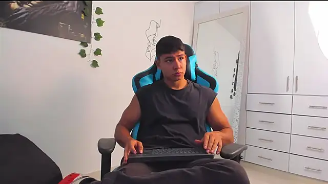 Snapshot of Bray_Kevin chatting on March 4, 2025, 3:48 pm Bray Kevin online show from March 4, 2025, 3:48 pm