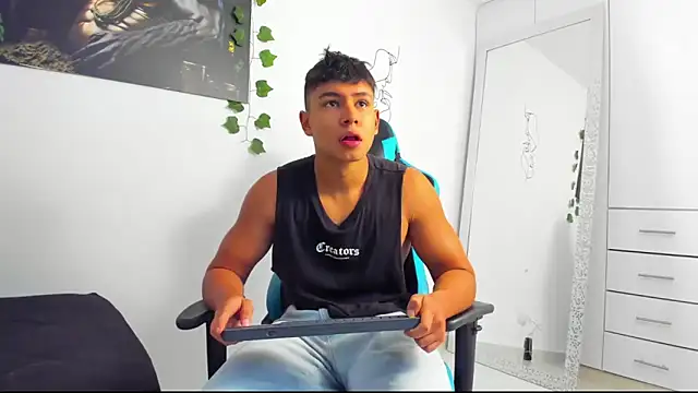 Snapshot of Bray_Kevin chatting on March 13, 2025, 12:16 am Bray Kevin online show from March 13, 2025, 12:16 am