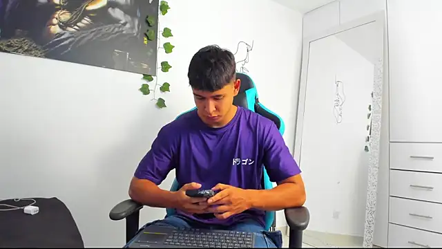 Snapshot of Bray_Kevin chatting on March 15, 2025, 10:11 pm Bray Kevin online show from March 15, 2025, 10:11 pm