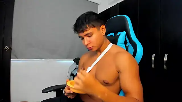 Snapshot of Bray_Kevin chatting on October 3, 2025, 5:32 pm Bray Kevin online show from October 3, 2025, 5:32 pm