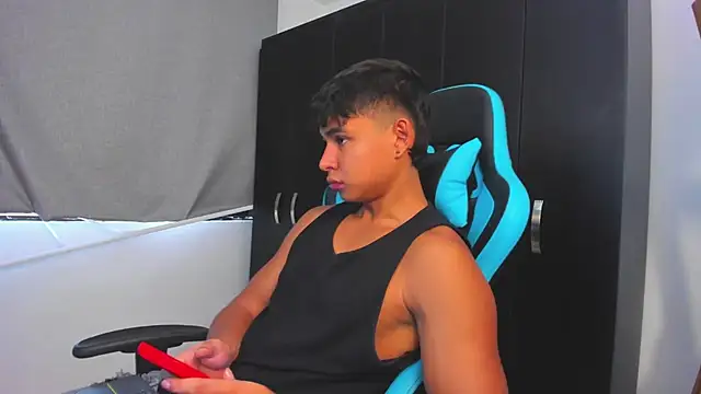 Snapshot of Bray_Kevin chatting on November 21, 2025, 3:00 pm Bray Kevin online show from November 21, 2025, 3:00 pm