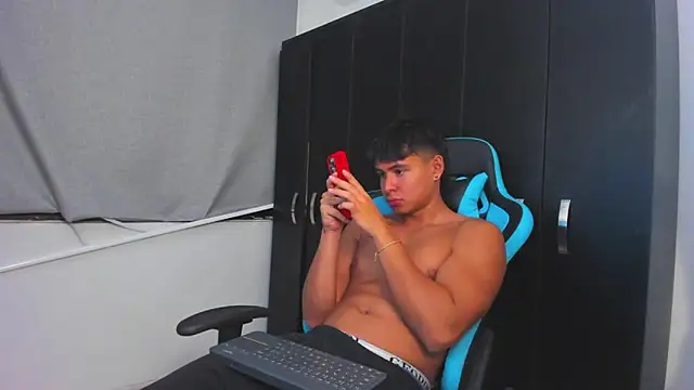 Snapshot of Bray_Kevin chatting on November 22, 2025, 3:05 am Bray Kevin online show from November 22, 2025, 3:05 am