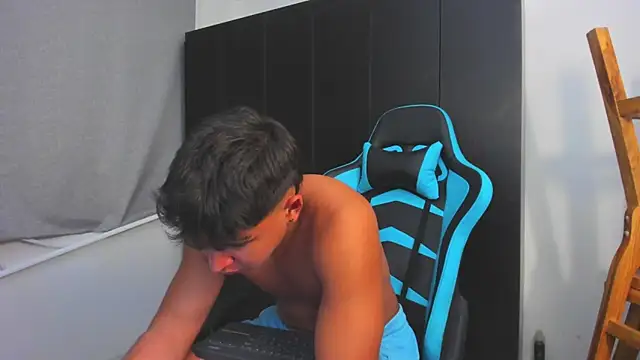 Snapshot of Bray_Kevin chatting on November 27, 2025, 4:25 am Bray Kevin online show from November 27, 2025, 4:25 am