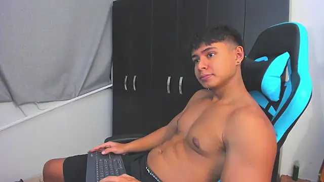 Snapshot of Bray_Kevin chatting on December 1, 2025, 10:26 pm Bray Kevin online show from December 1, 2025, 10:26 pm