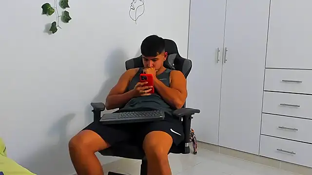 Snapshot of Bray_Kevin chatting on December 14, 2025, 10:58 pm Bray Kevin online show from December 14, 2025, 10:58 pm